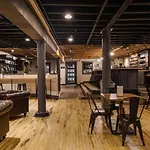Walkable Downtown Loft With King Bed & Self Check In
