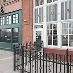 Brunch & Coffee Near! Spacious Downtown Stay 302