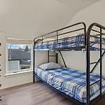 Maple Leaf Manor Suites