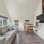 Maple Leaf Manor Suites