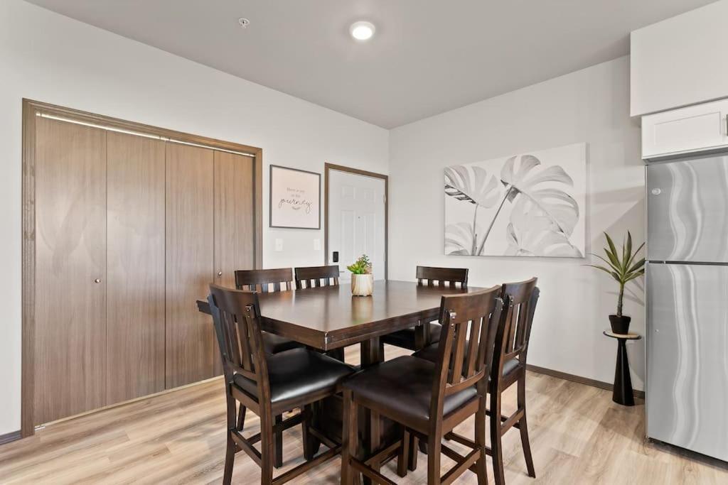 Apartment Very New 2 Bed 2 Bath Near Dt And Perry District *
