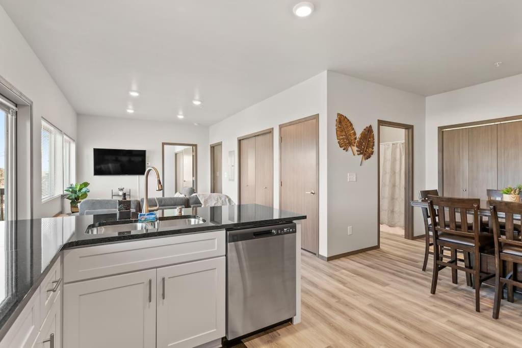 Very New 2 Bed 2 Bath Near Dt And Perry District Spokane