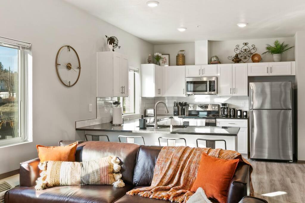 Apartment New 2 Bed 2 Bath Near Perry Dist And Dt