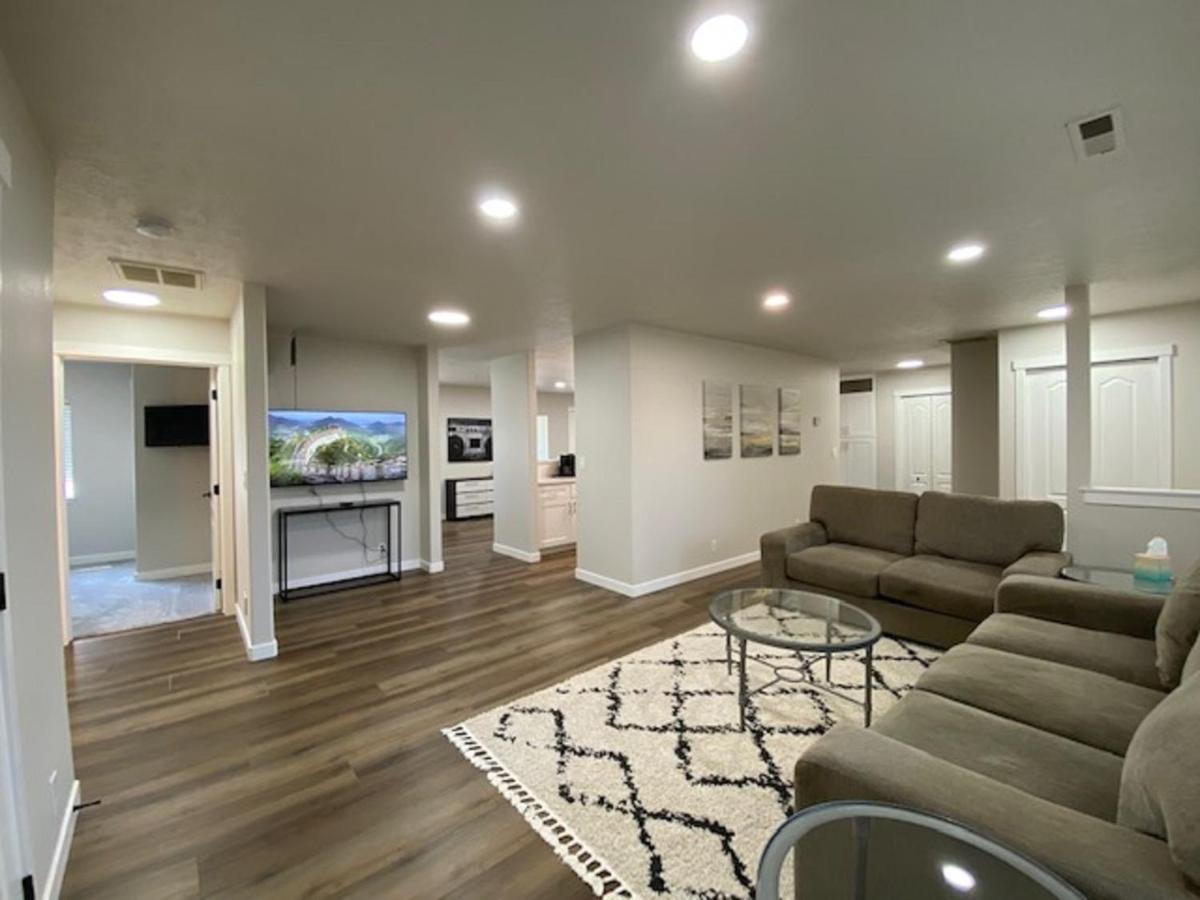 Updated Rancher Near Shopping & Restaurants Holiday home *