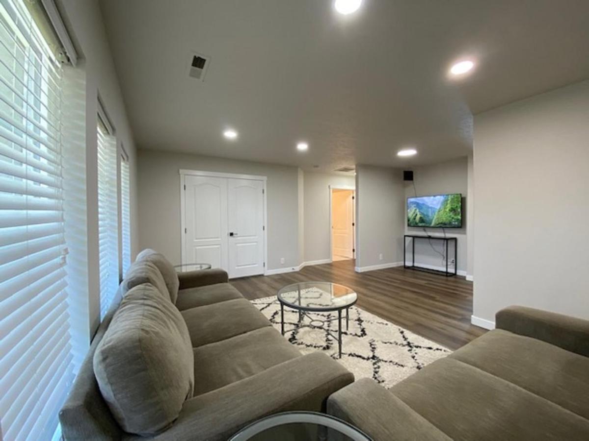Updated Rancher Near Shopping & Restaurants