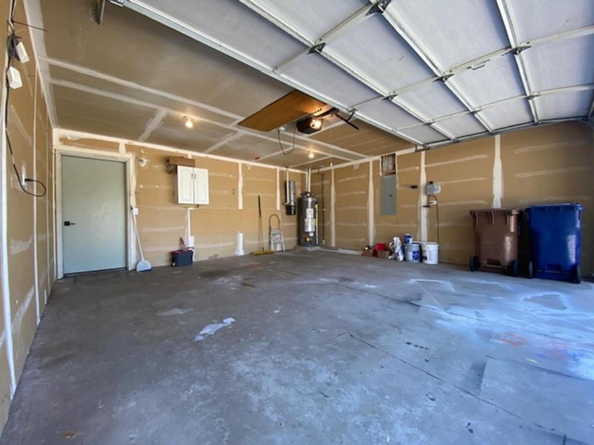 Updated Rancher Near Shopping & Restaurants *