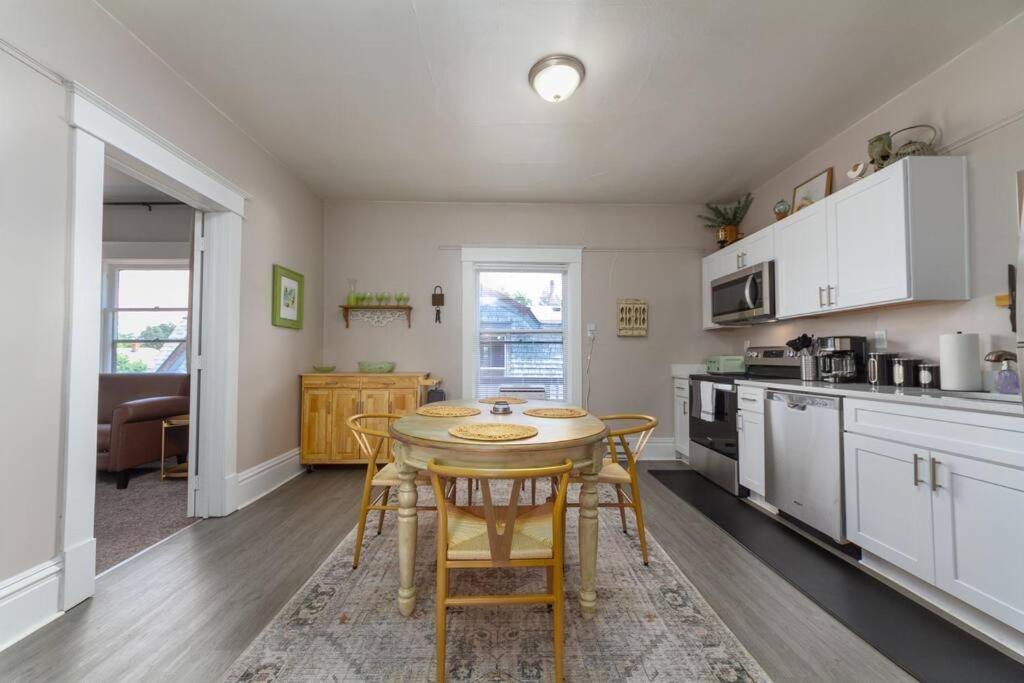 Historic 2 King Bed 1 Bath Near Downtown Apartment Spokane