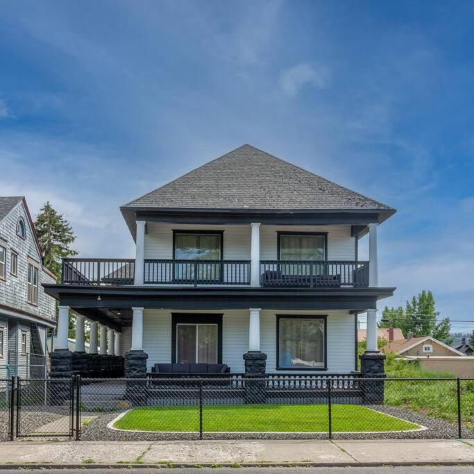 Apartment Historic 2 King Bed 1 Bath Near Downtown Spokane