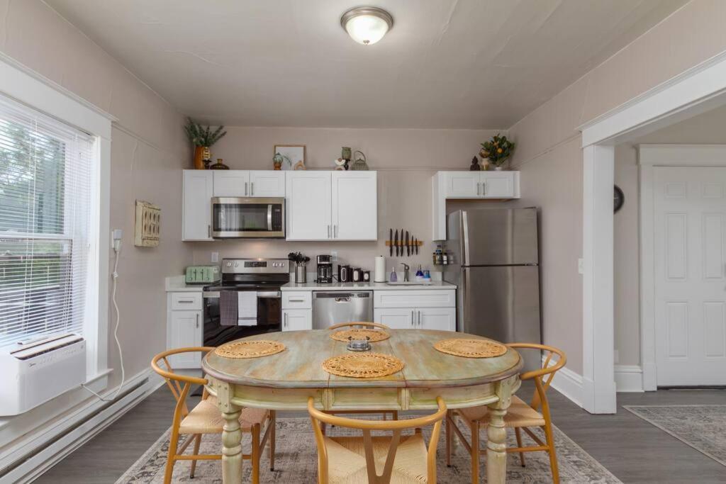 Historic 2 King Bed 1 Bath Near Downtown * Spokane