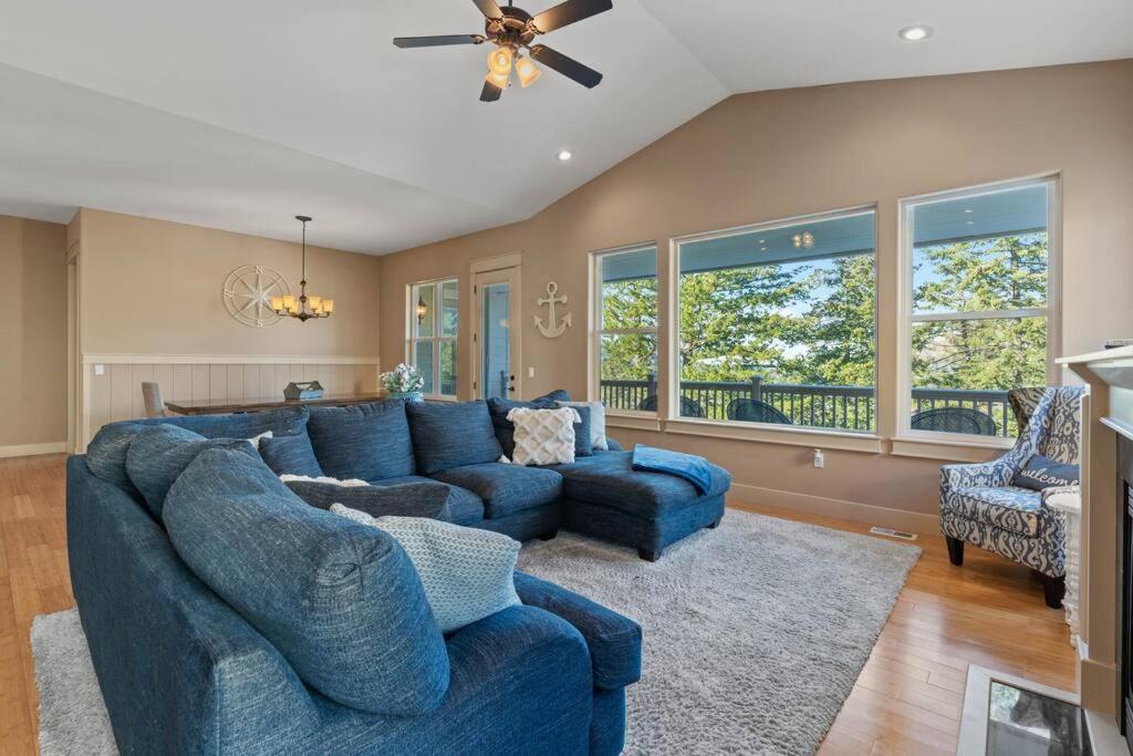 Upscale Huge 2 Decks W Views 2 Living Holiday home