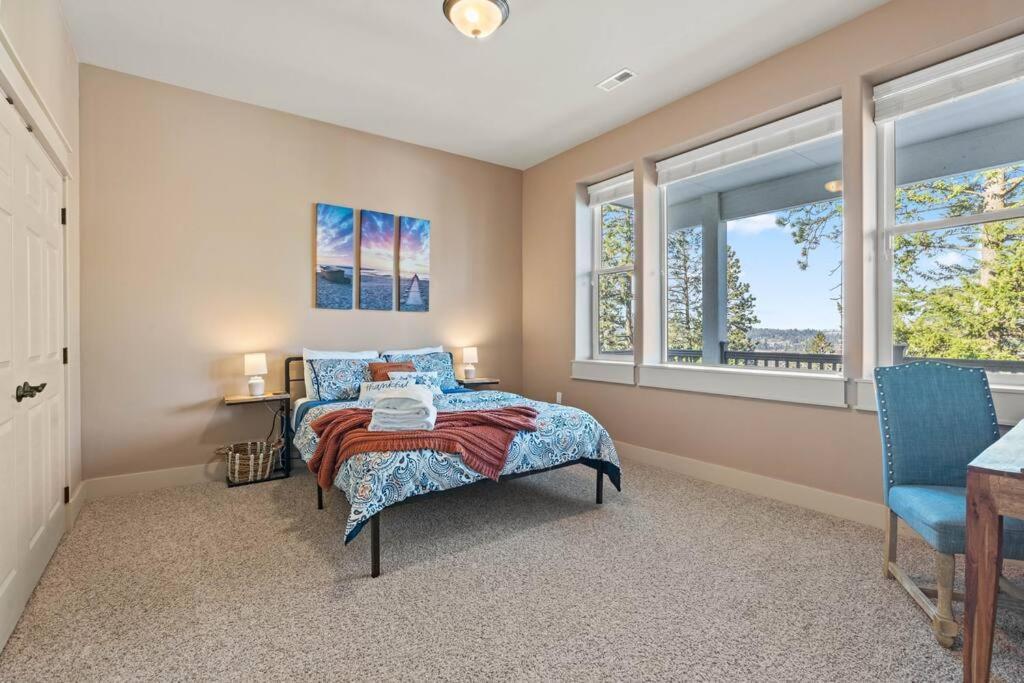 Upscale Huge 2 Decks W Views 2 Living Holiday home *