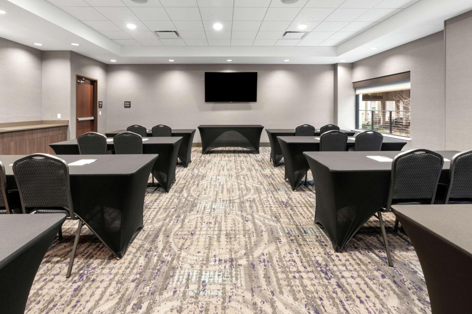 Hotel Hampton & Downtown-south 3*