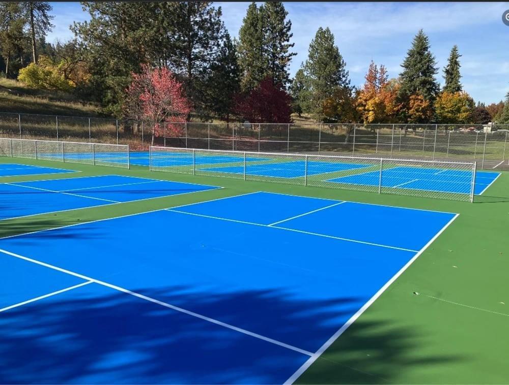 Light Bright Stylish Private - Whitworth Spokane