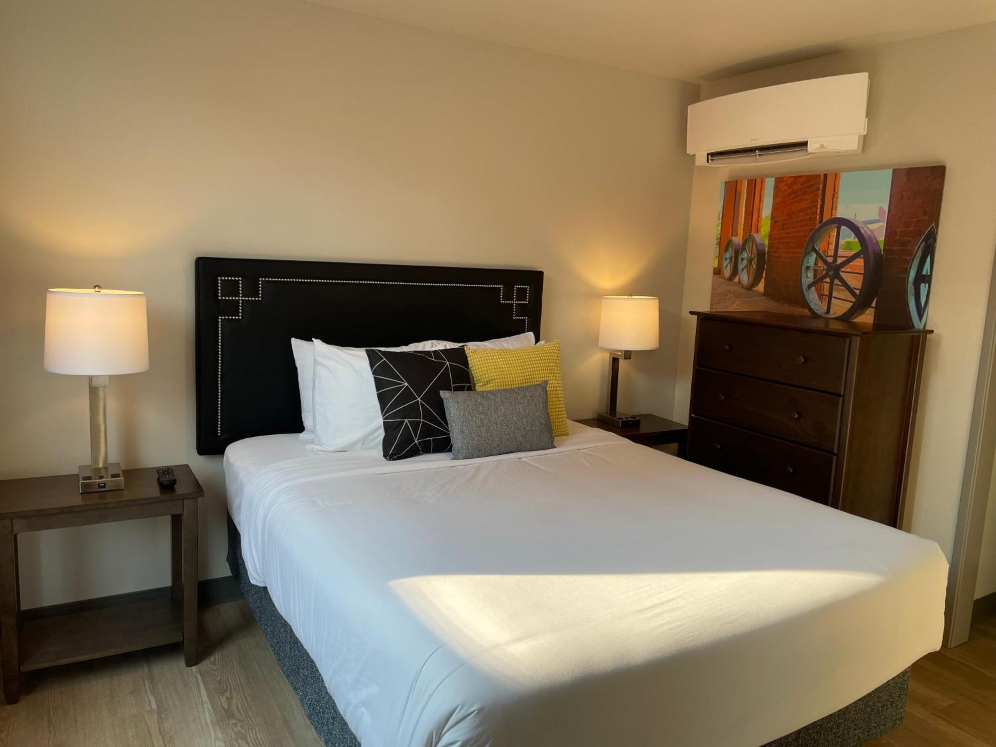 Riverfront Park Travel Apartment