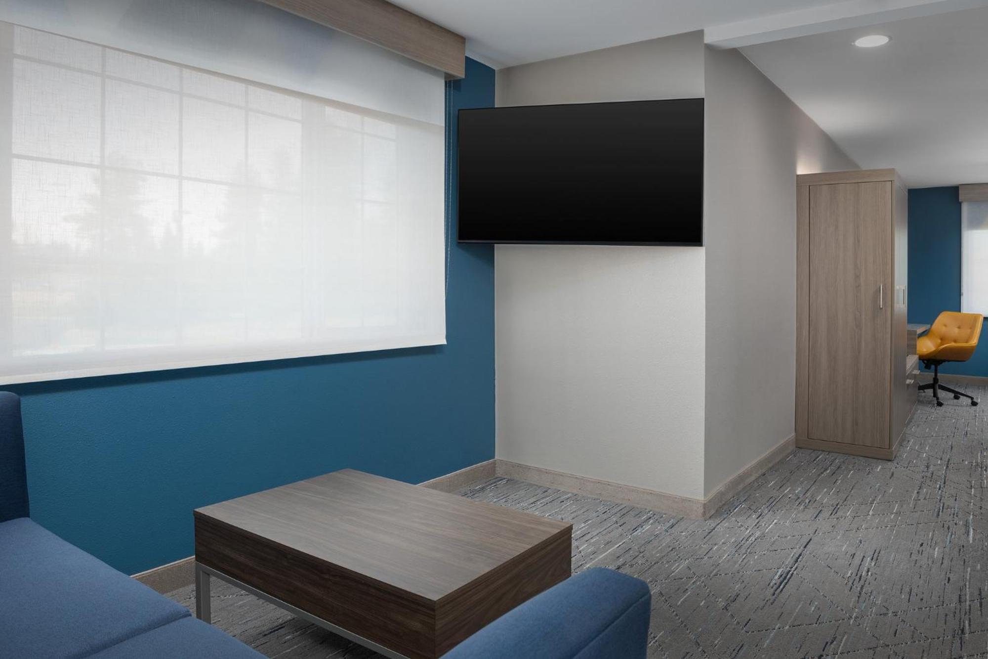Hotel Express Airport By Ihg