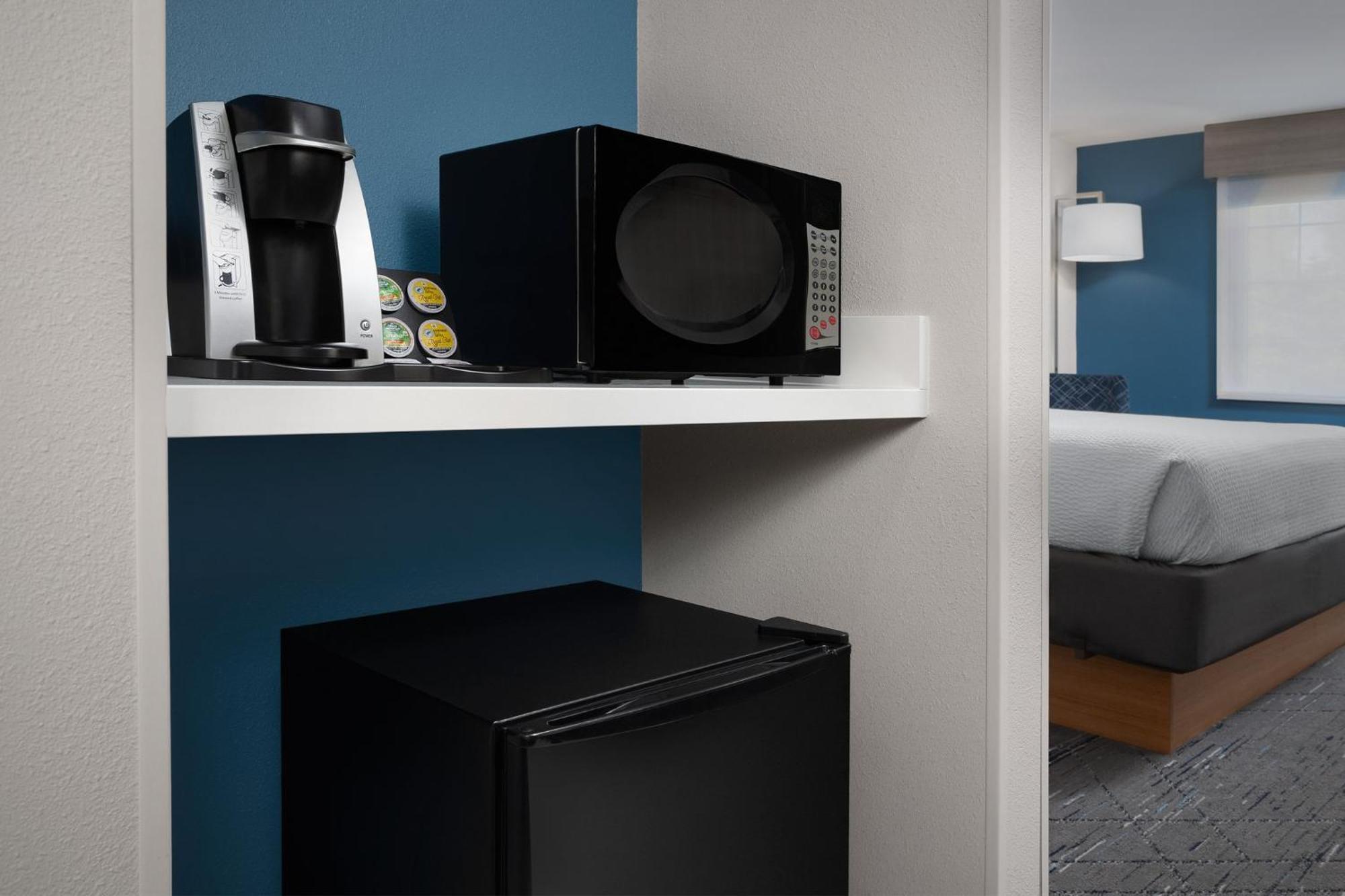 Express Airport By Ihg Hotel 3*