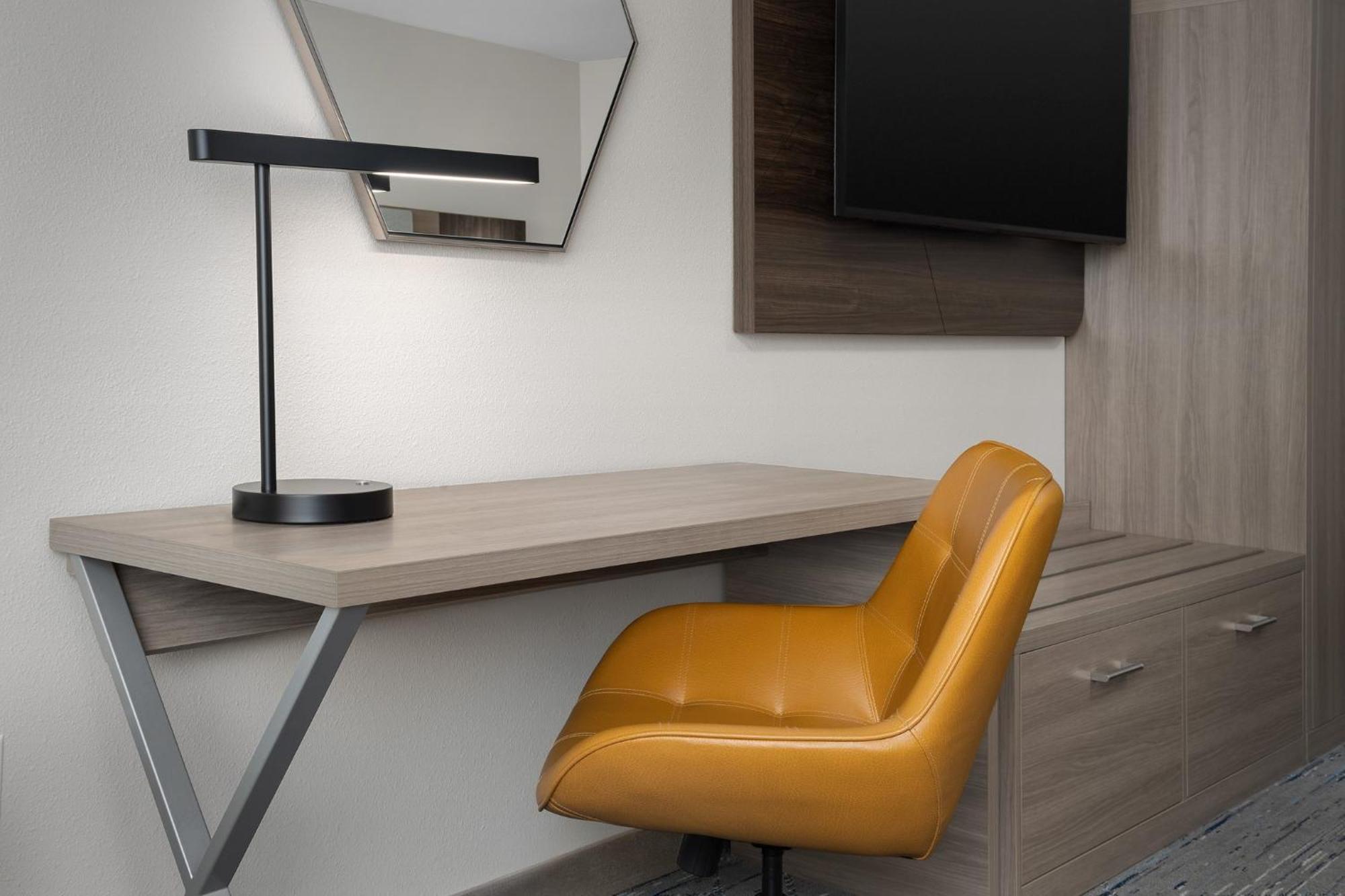 Express Airport By Ihg Hotel Spokane