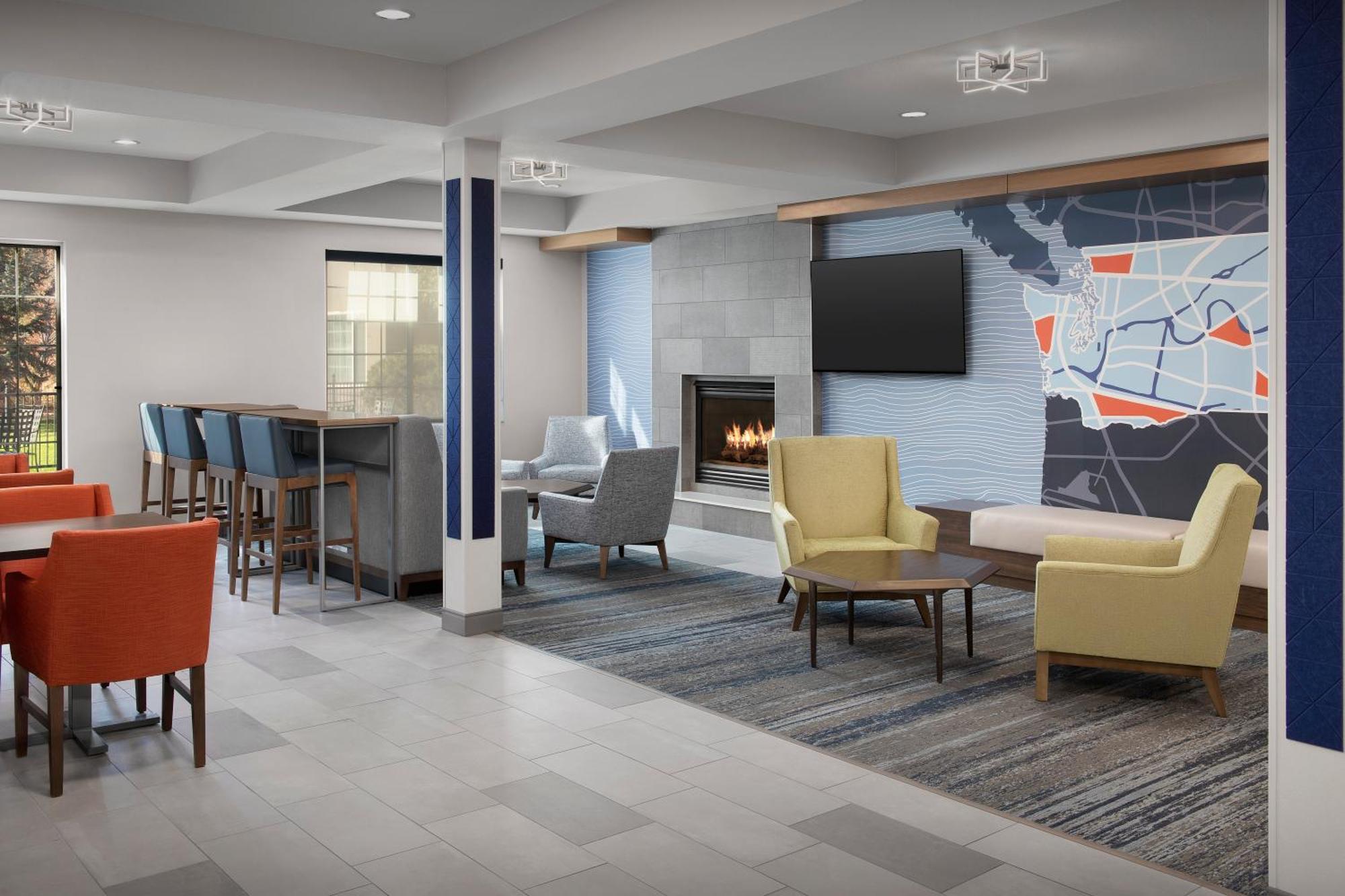 Express Airport By Ihg Hotel 3*