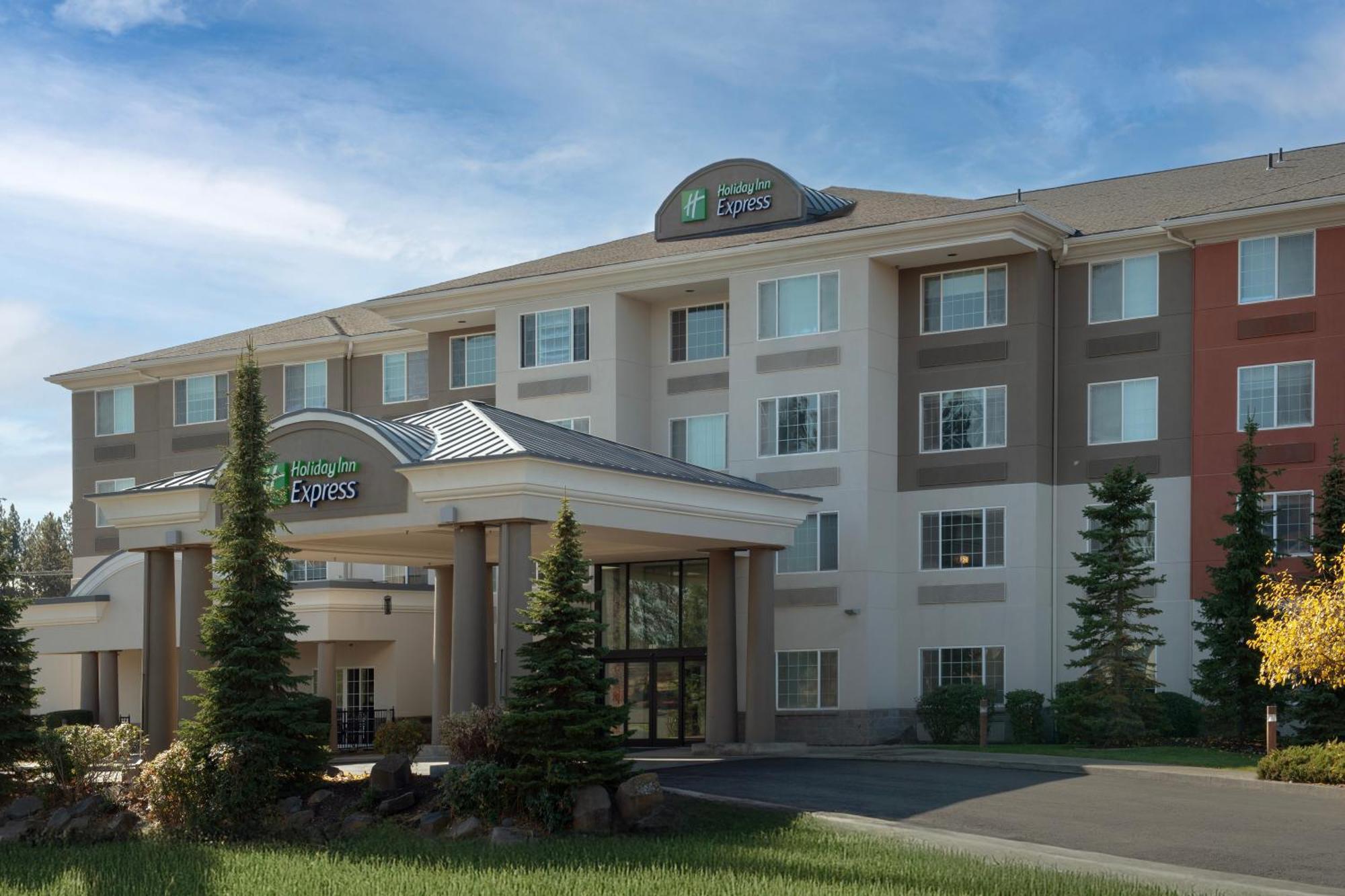 Express Airport By Ihg Hotel 3*