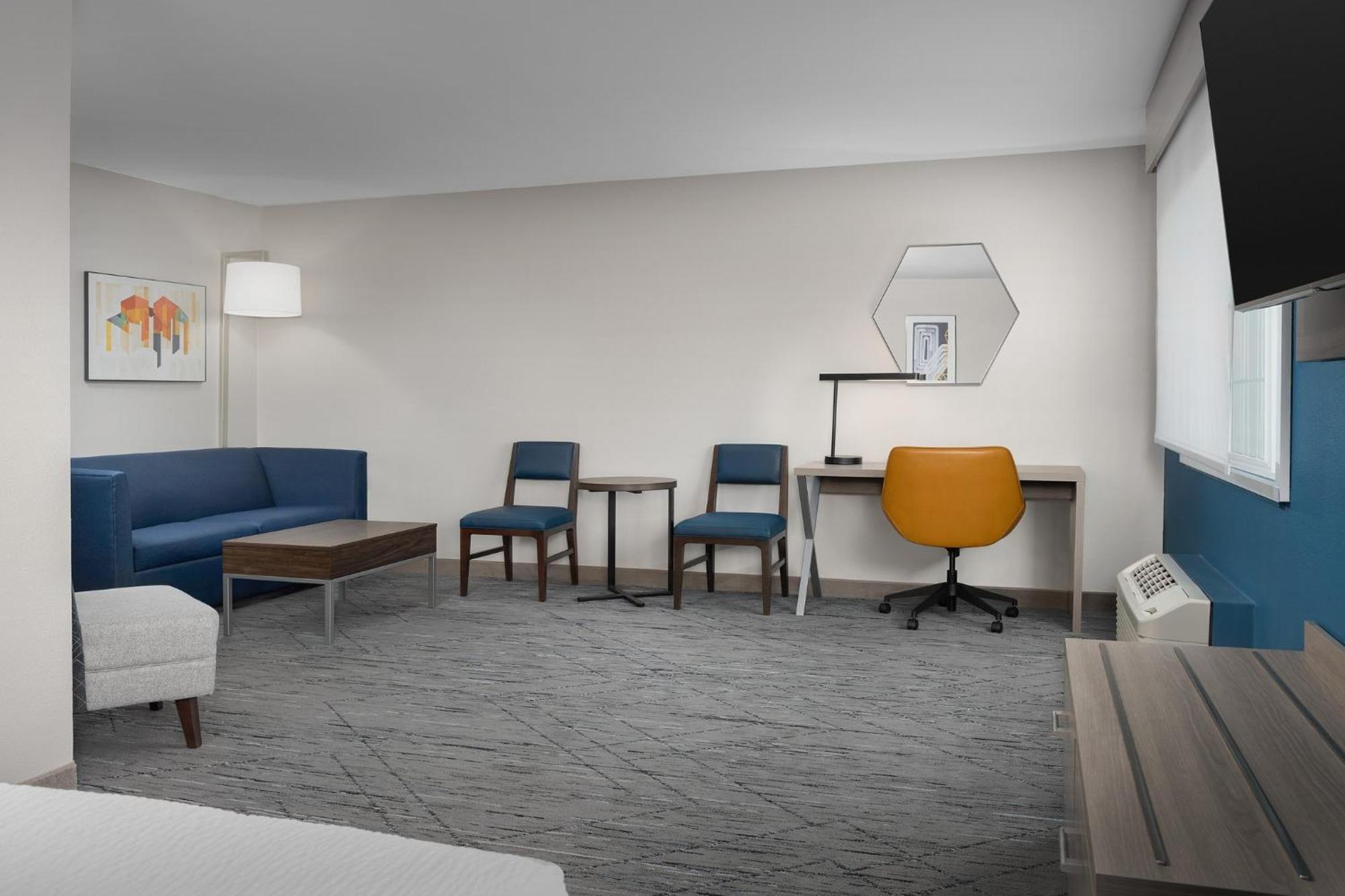 Hotel Express Airport By Ihg