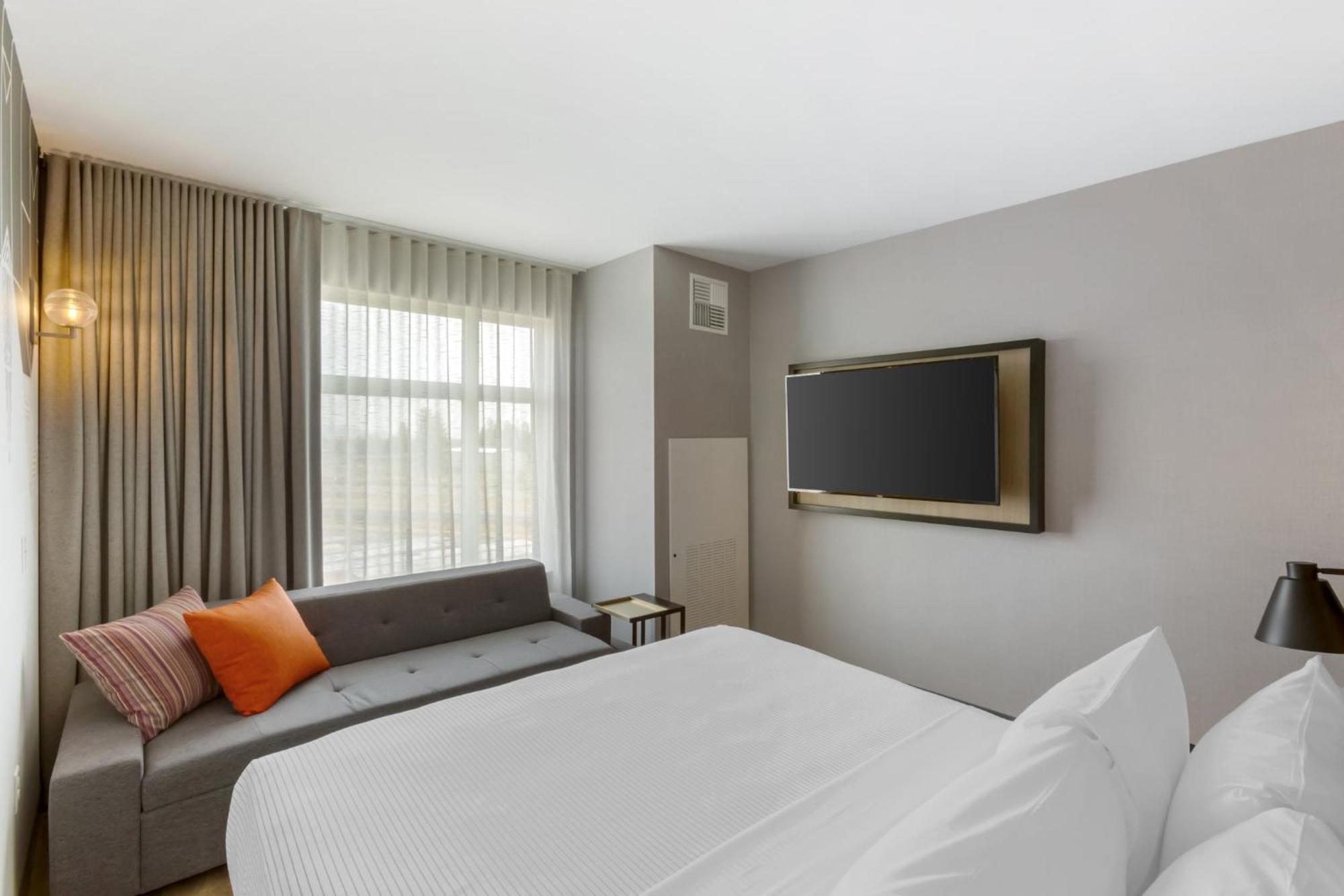 Cambria Spokane Airport 4*