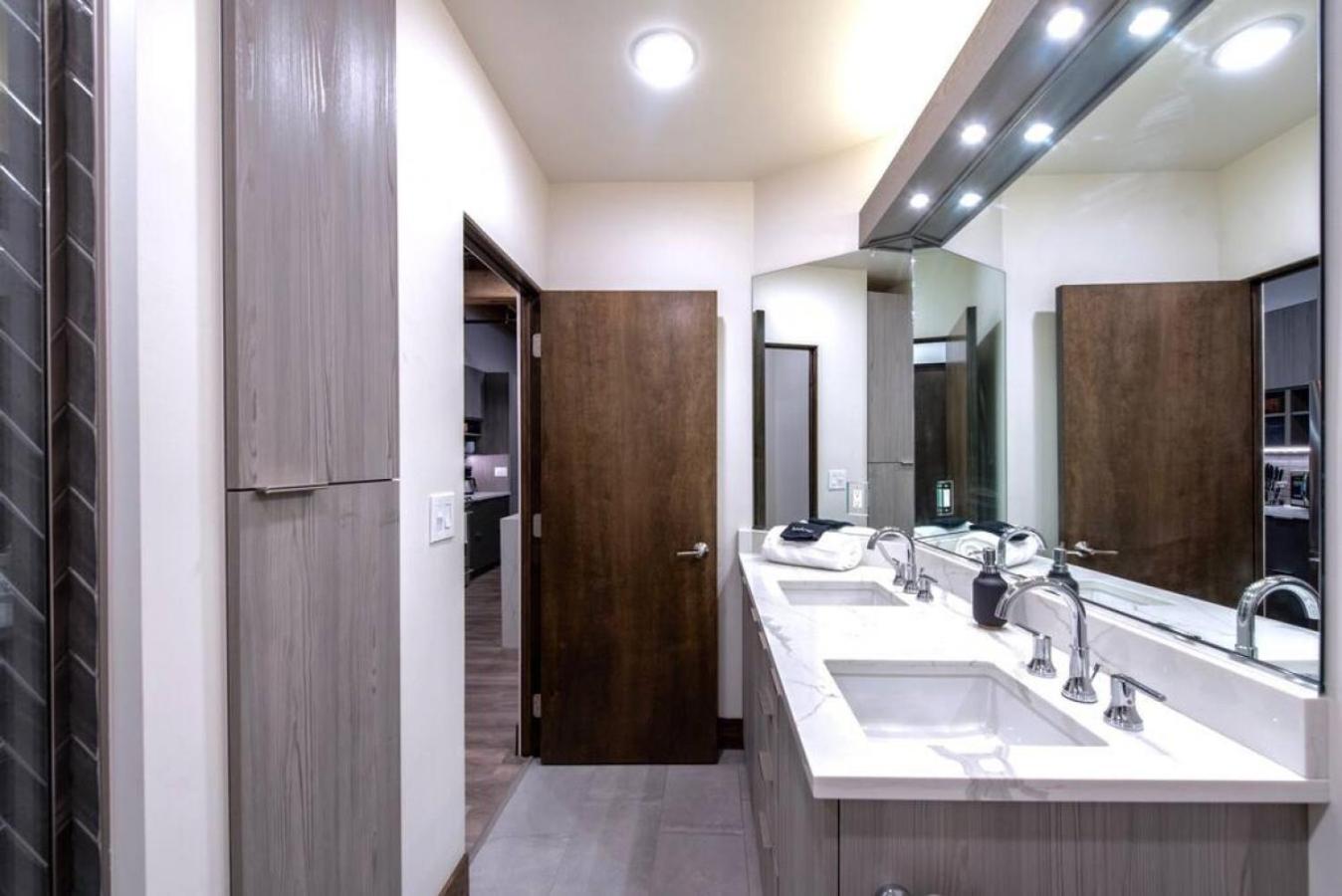 Apartment Walkable Downtown Loft With King Bed & Self Check In *