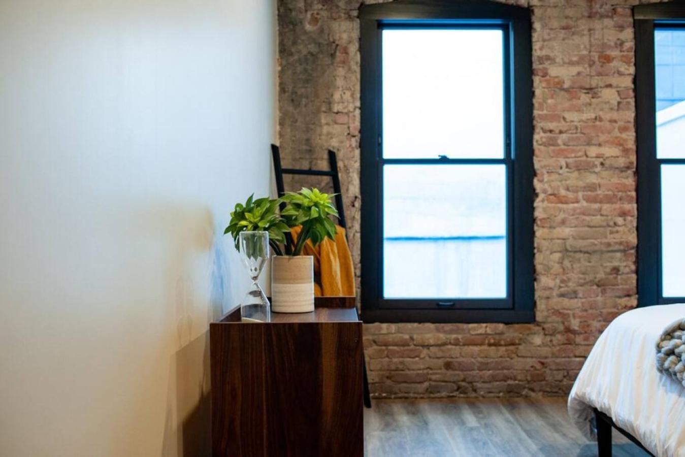 Walkable Downtown Loft With King Bed & Self Check In Apartment Spokane