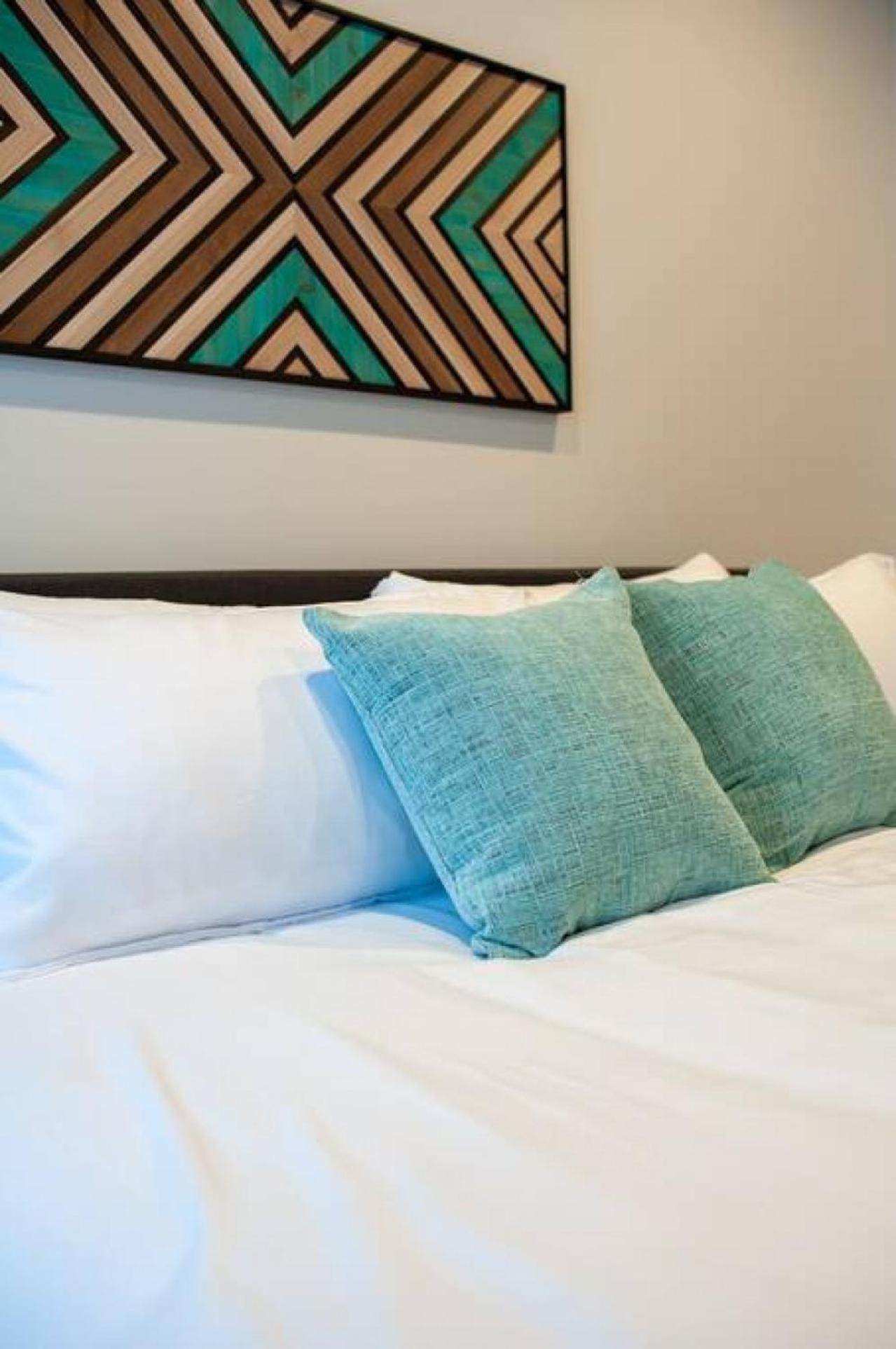 Walkable Downtown Loft With King Bed & Self Check In *