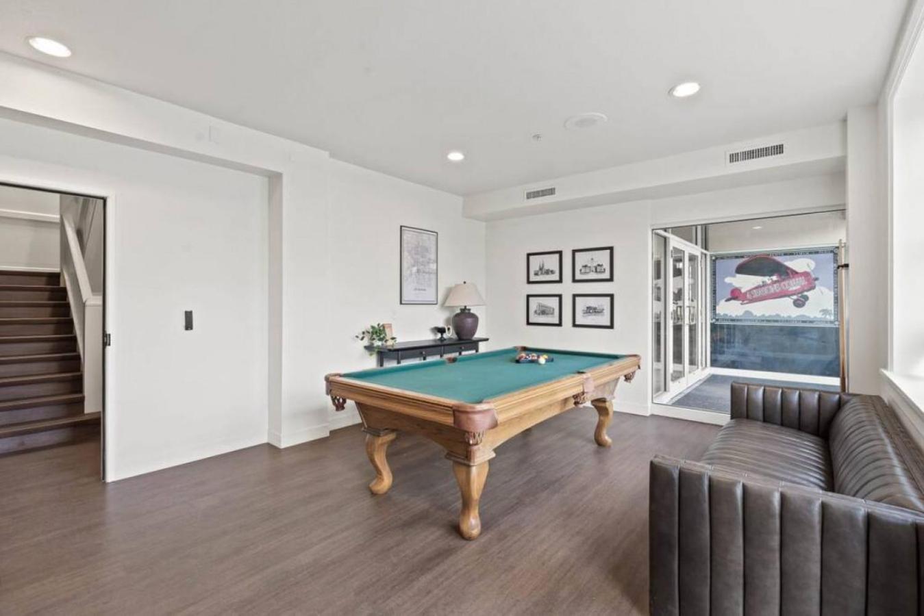 Apartment Brunch & Coffee Near! Spacious Downtown 302 Spokane