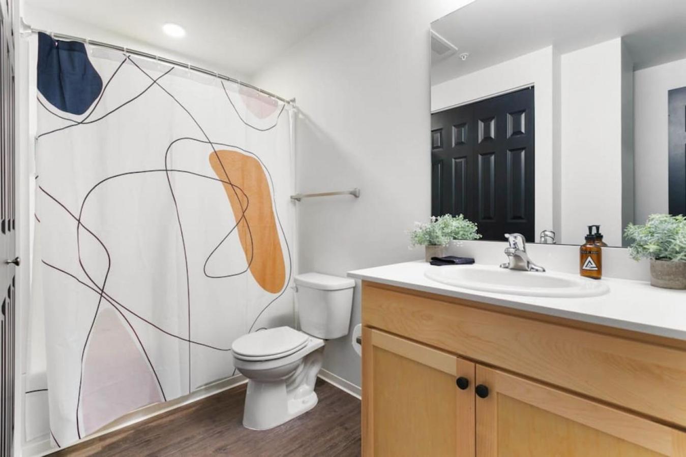 Designer Loft Downtown With Wifi 210