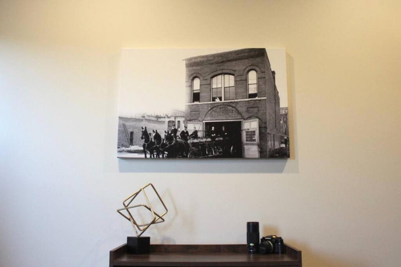 Historic Downtown Loft With King Bed And Wifi Apartment *