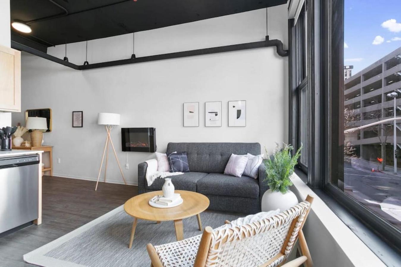 Upscale - Close To Everything Apartment