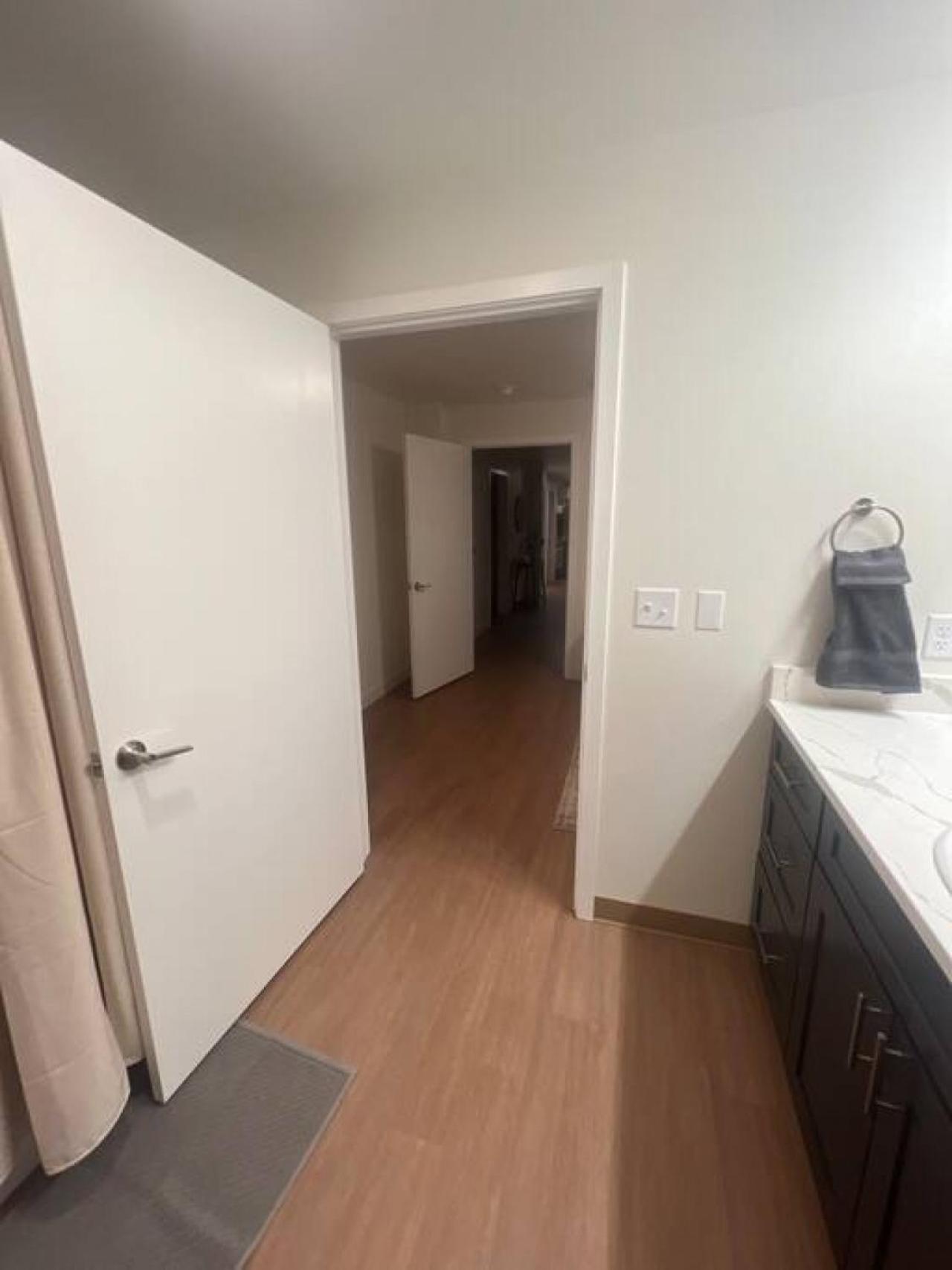 Spacious With King Beds - J And K On Main * Spokane