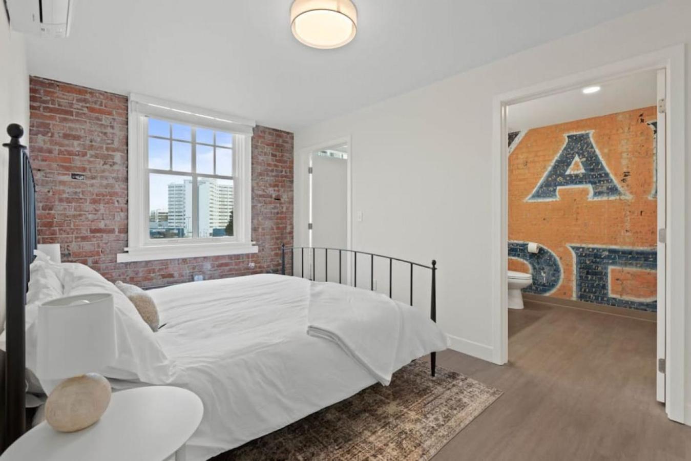Apartment Spacious With King Beds - J And K On Main Spokane