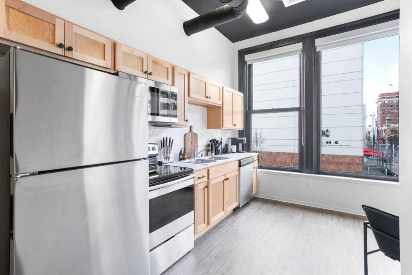 Spacious Modern Loft With Downtown Views And Wifi Spokane