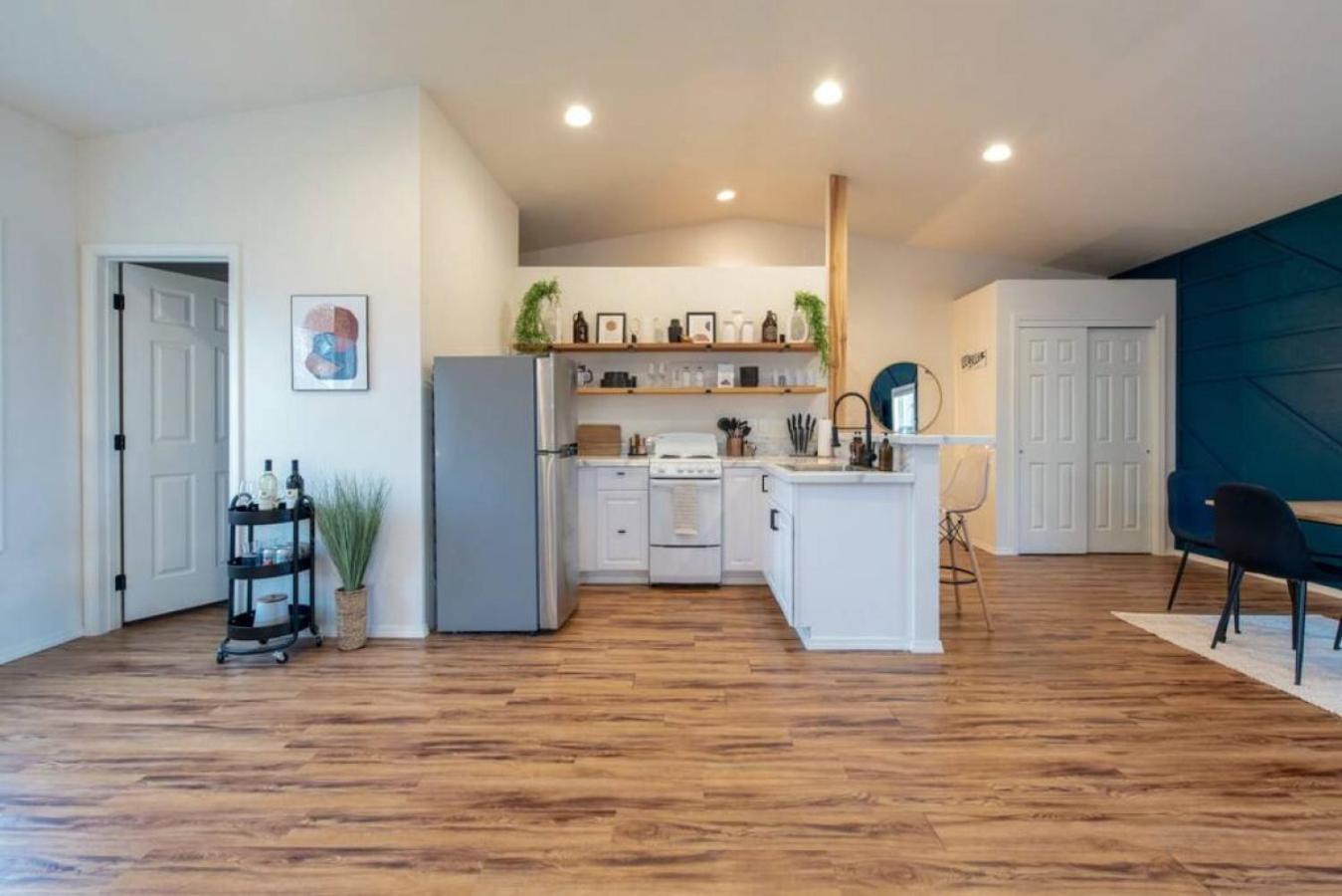U-district Loft Near Gu W Self Check-in And Wifi
