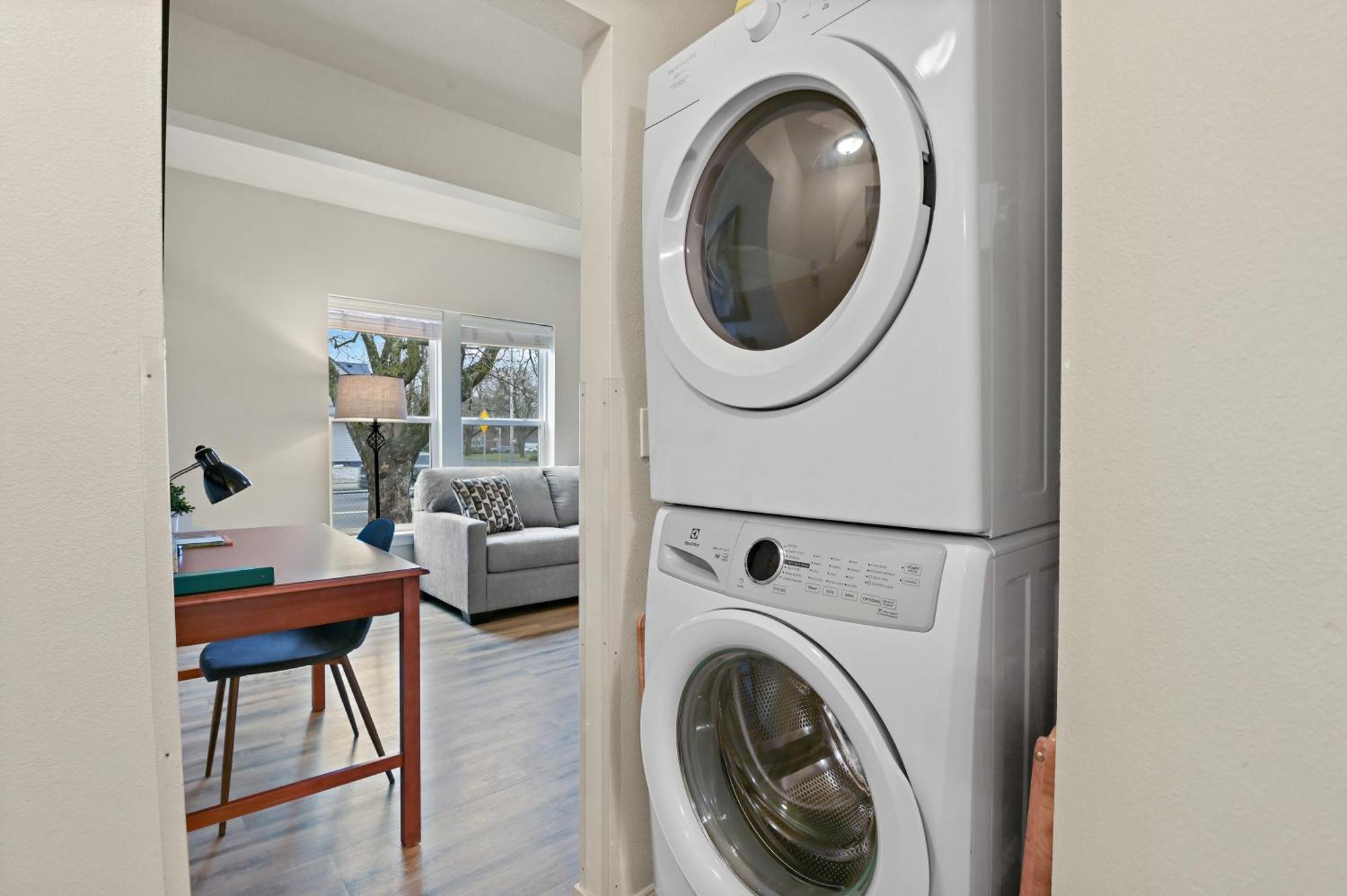 Maple Leaf Manor Suites Apartment Spokane