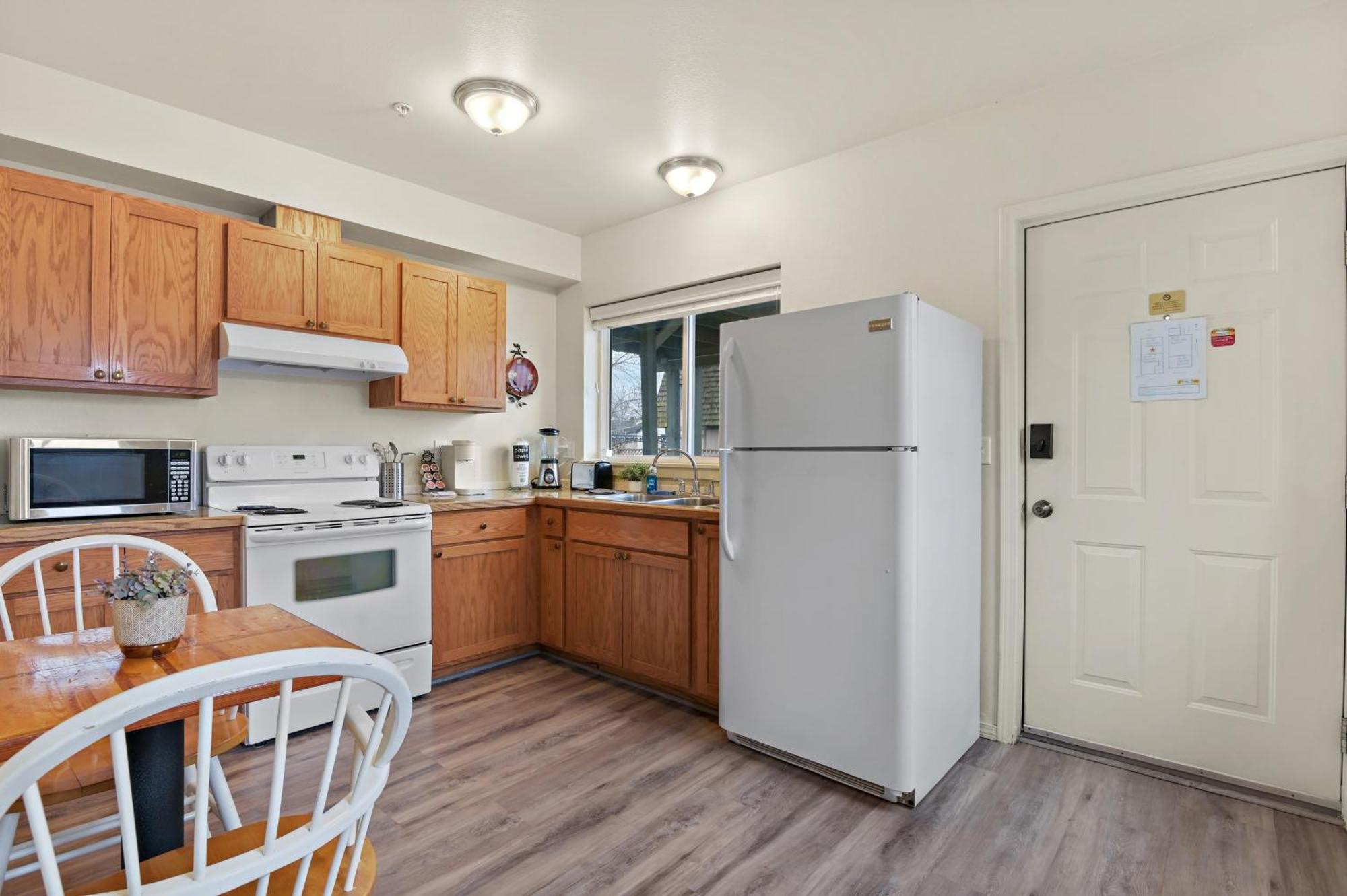 Maple Leaf Manor Suites Spokane