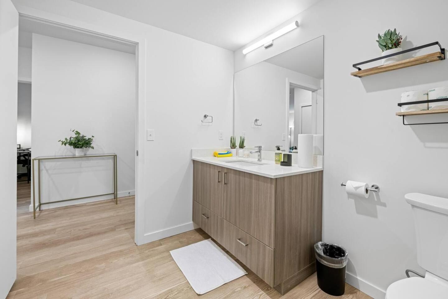 Convenient 2bd2ba In Museumofartsdowntown-gym Apartment
