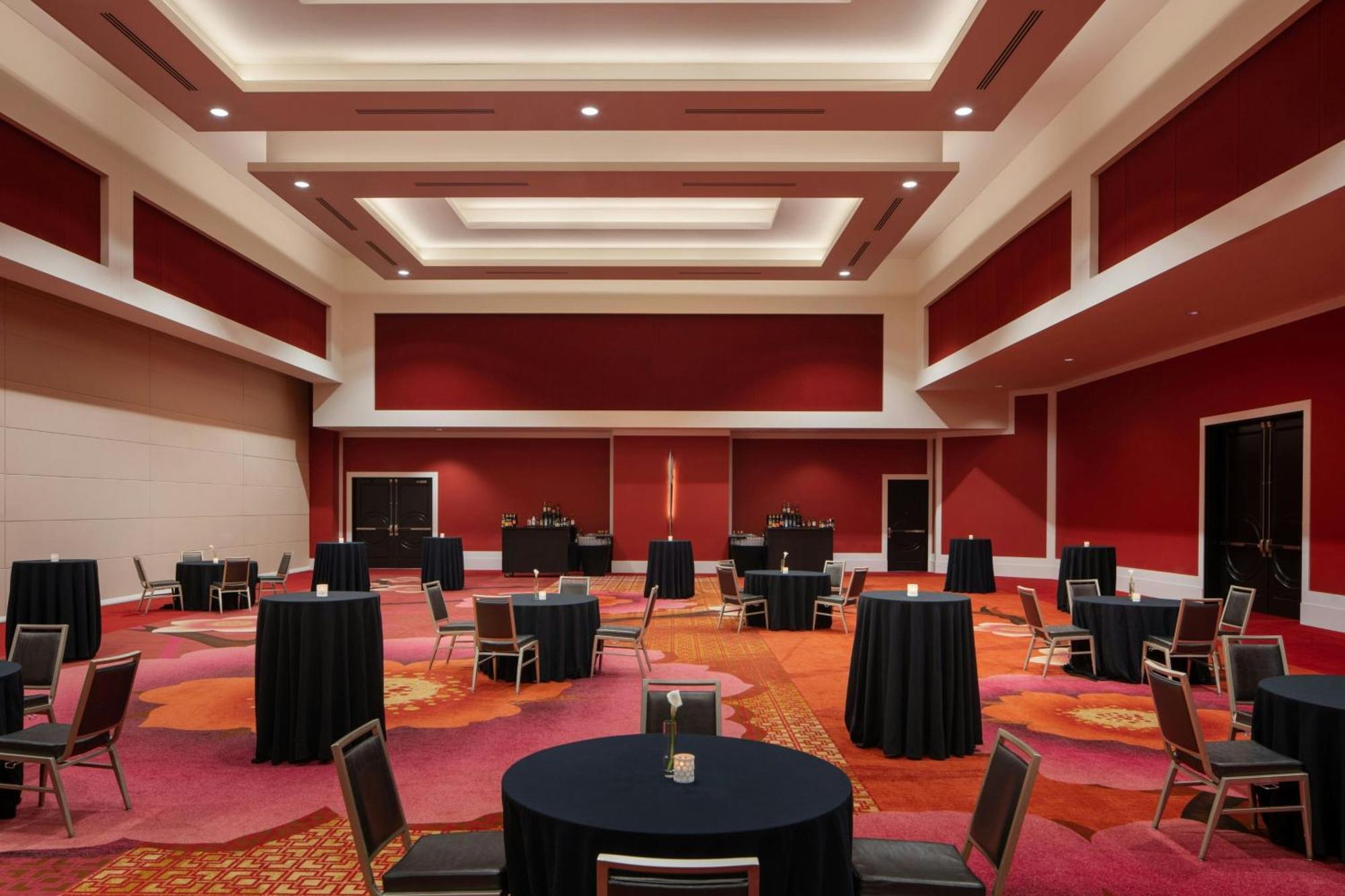 The Davenport Grand, Autograph Collection 4*