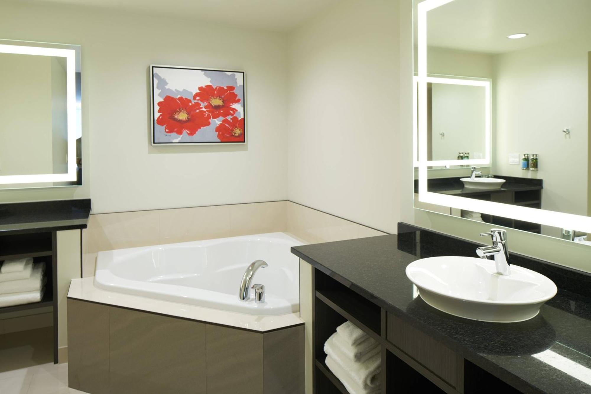 The Davenport Grand, Autograph Collection 4*
