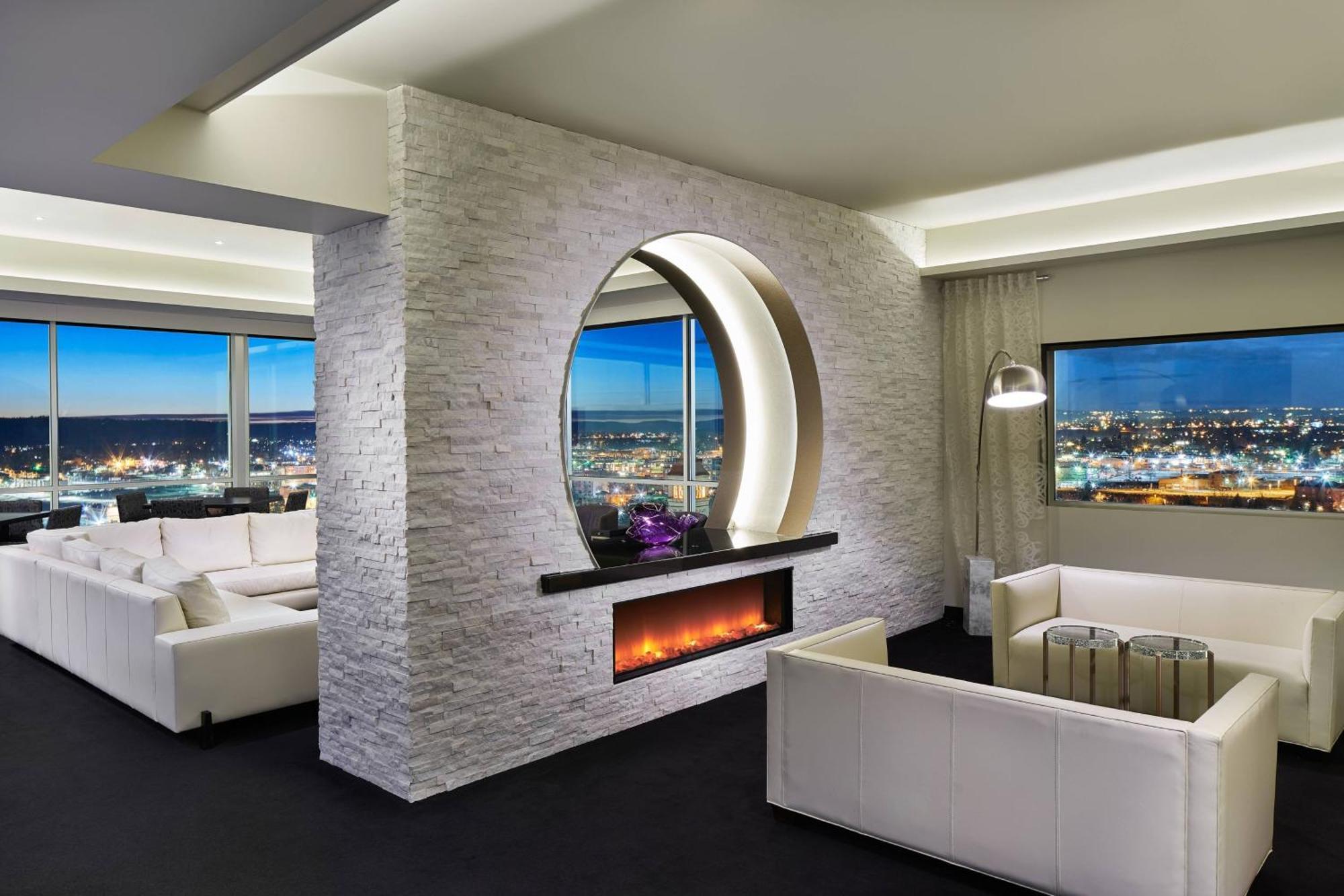 The Davenport Grand, Autograph Collection 4*