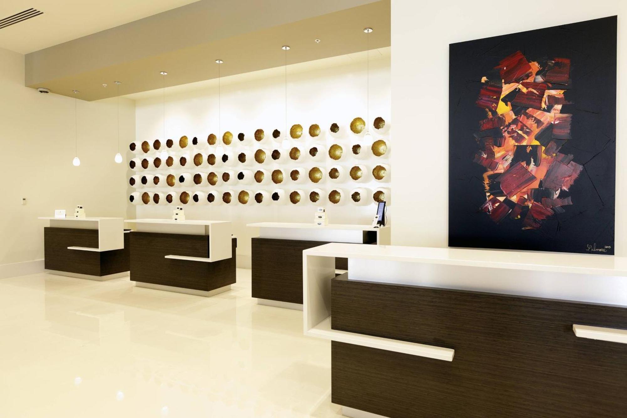 The Davenport Grand, Autograph Collection 4*