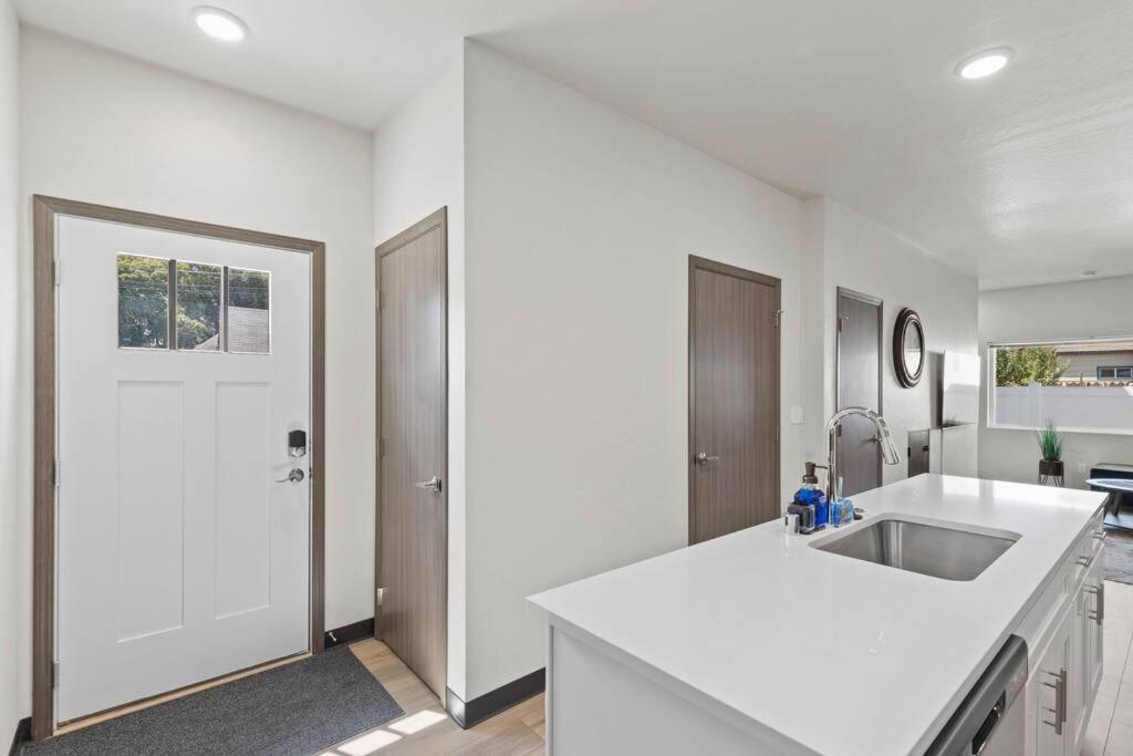 Apartment Brand New 2bd 1 5bth Triplex Unit Near Downtown