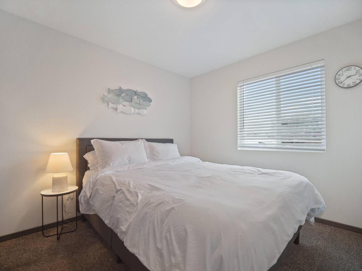 8 Min Walk To Arena, Close To Gonzaga, Wd, Off St Parking