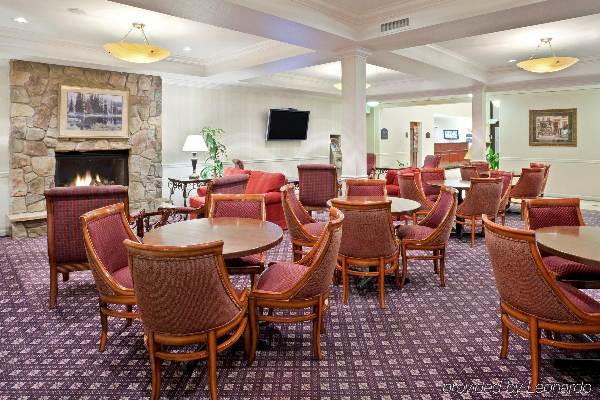 Express Airport By Ihg Hotel