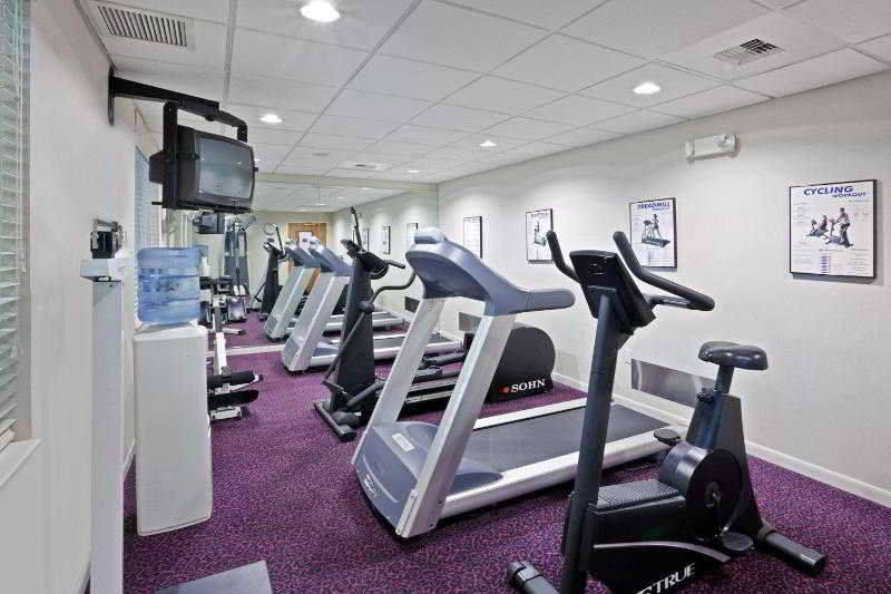 Express Airport By Ihg 3*