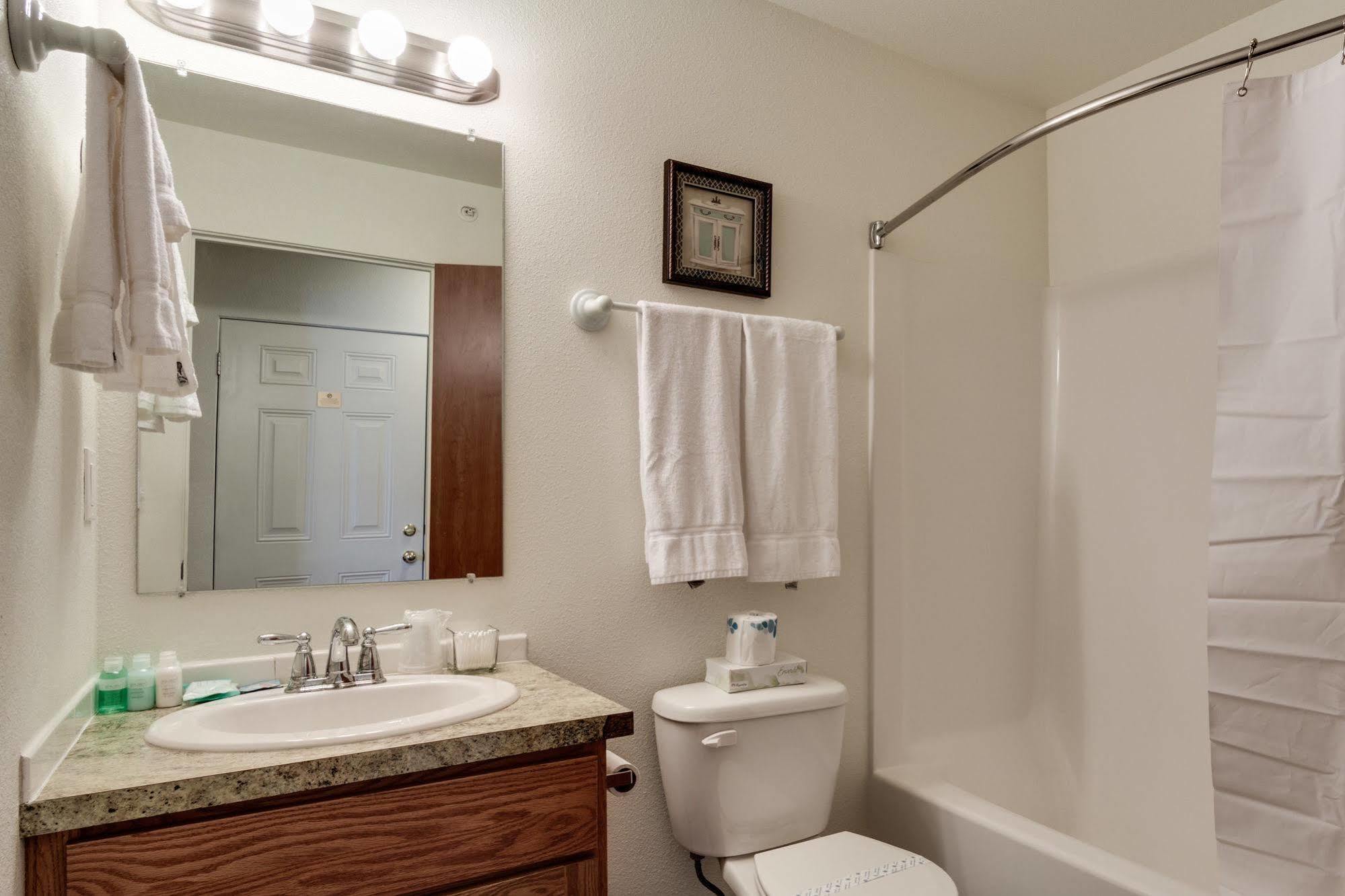 Maple Leaf Manor Suites * Spokane