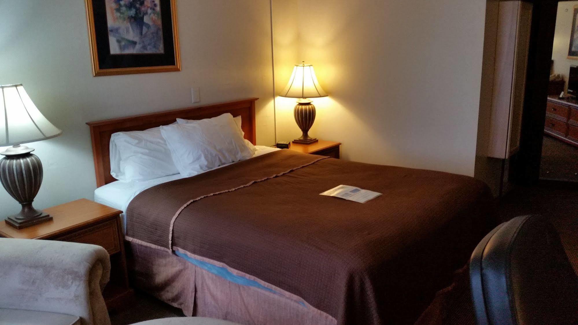 Hotel Days & By Wyndham Spokane