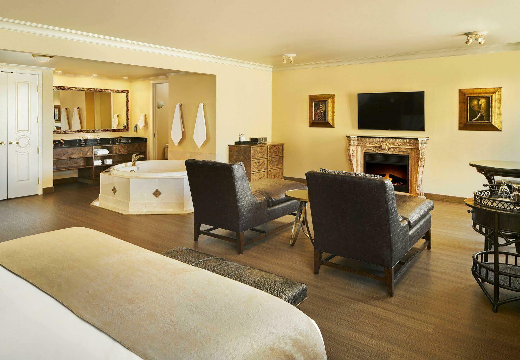 The Davenport Tower, Autograph Collection 4*